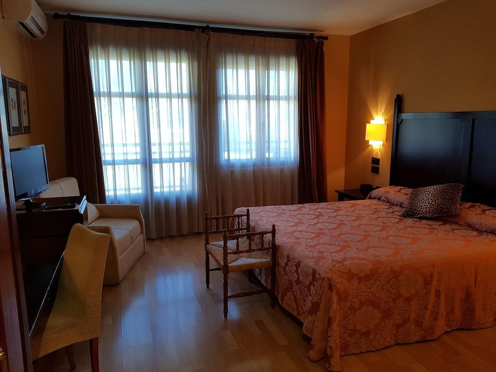 Hotel Cotiella 캄포 외부 사진