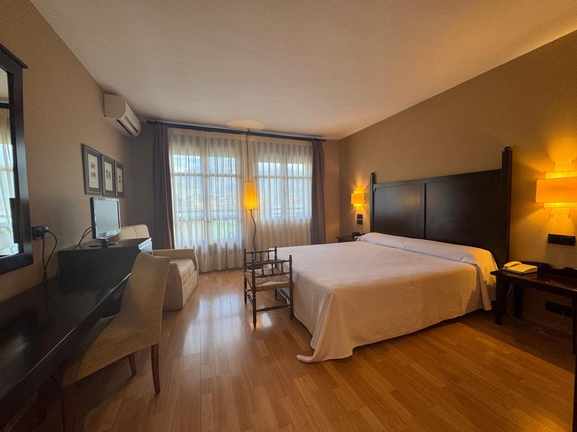Hotel Cotiella 캄포 외부 사진