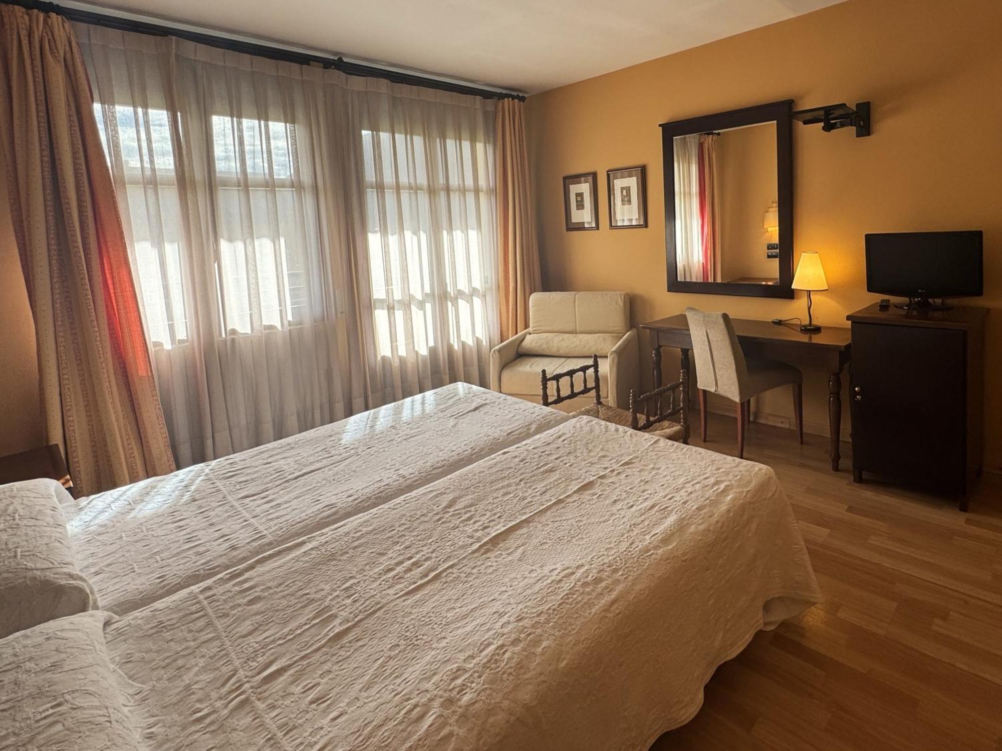 Hotel Cotiella 캄포 외부 사진