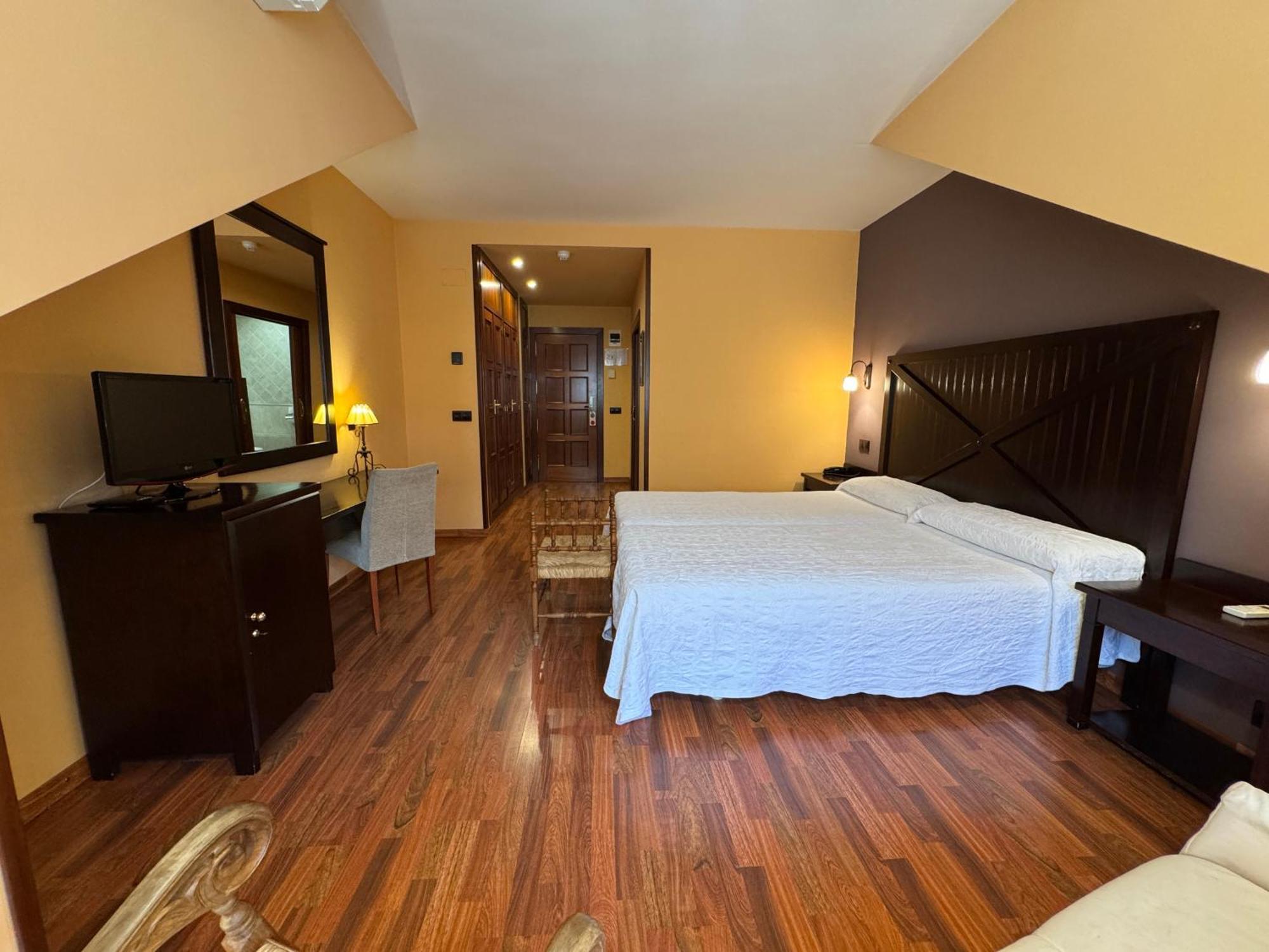 Hotel Cotiella 캄포 외부 사진